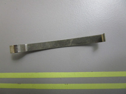 *NEW OEM* 0810 OMC Johnson Evinrude Spring Clip 312482 0312482