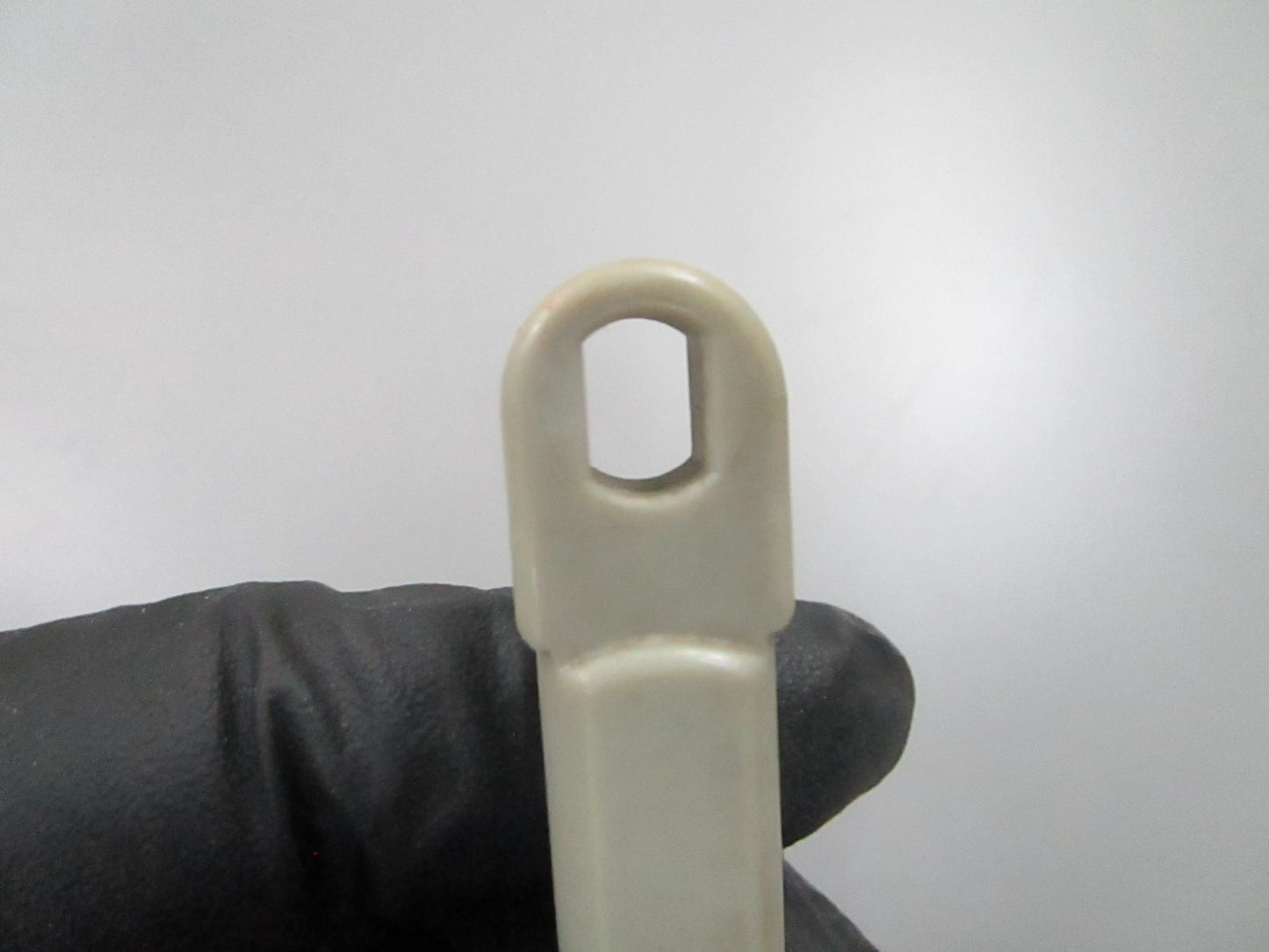 *NEW OEM* 0810 OMC Johnson Evinrude Casing Guide 206408 0206408