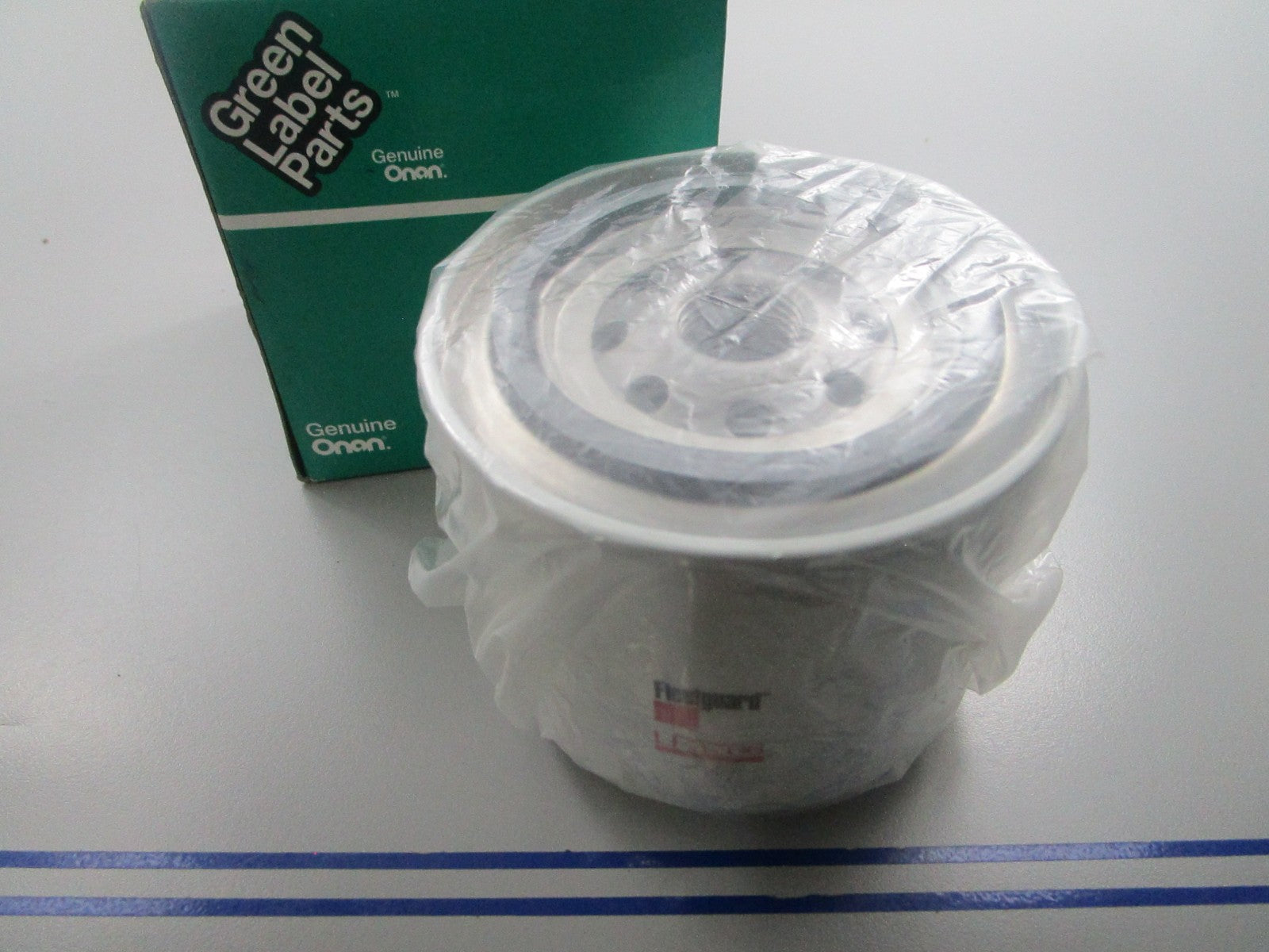 *NEW OEM* 0810 Onan Oil Filter 0122-0893