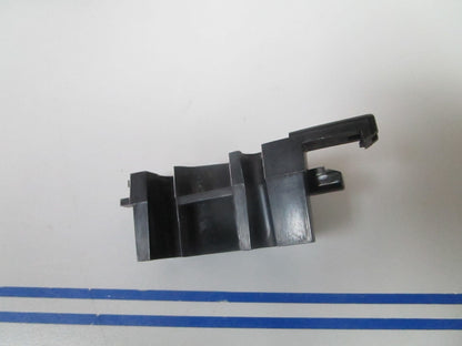 *NEW OEM* 0720 OMC Johnson Evinrude Retainer 343553 0343553