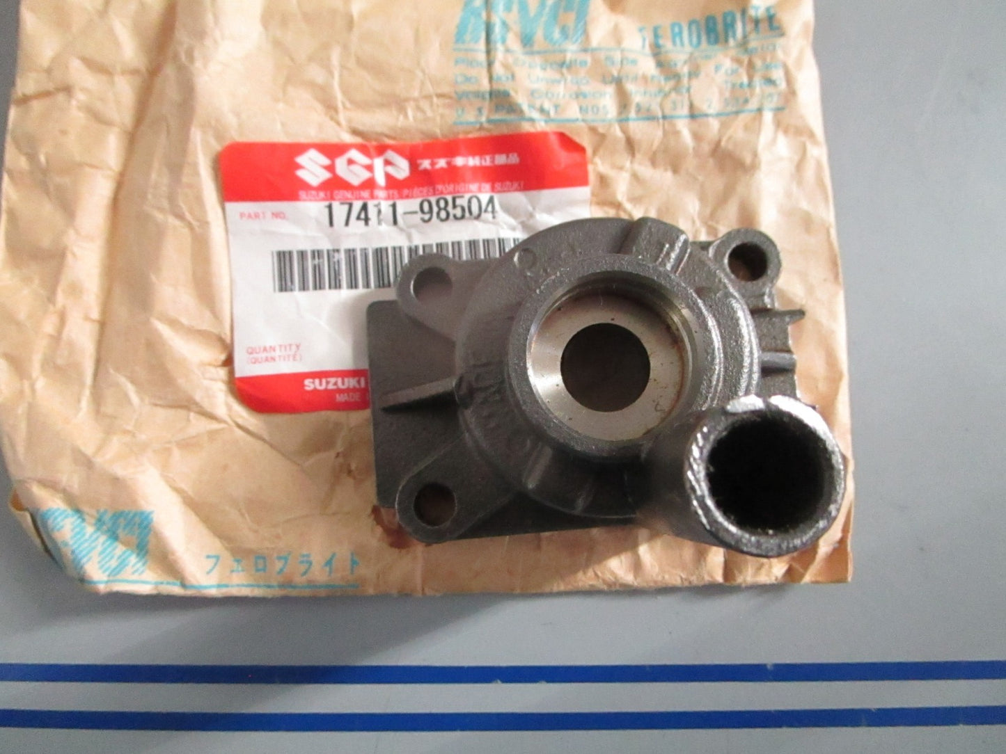 NEW OEM 17411-98504 Suzuki Water Pump Case 0820