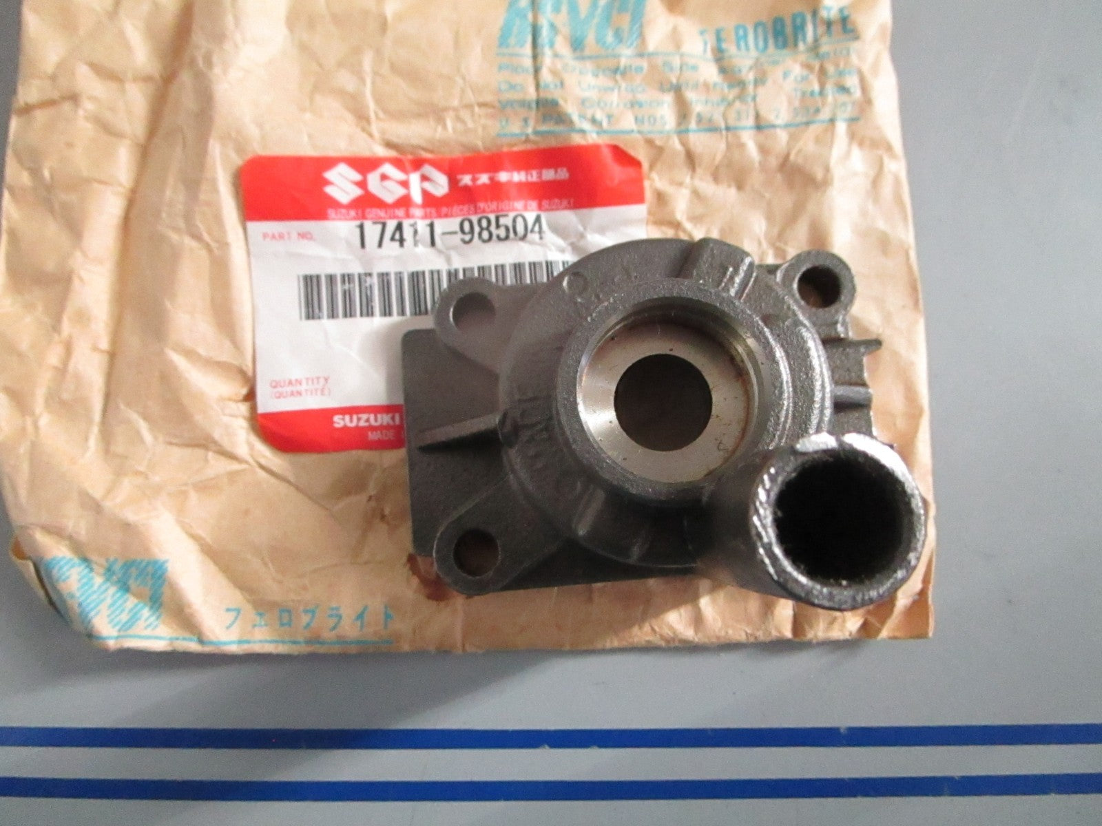 NEW OEM 17411-98504 Suzuki Water Pump Case 0820