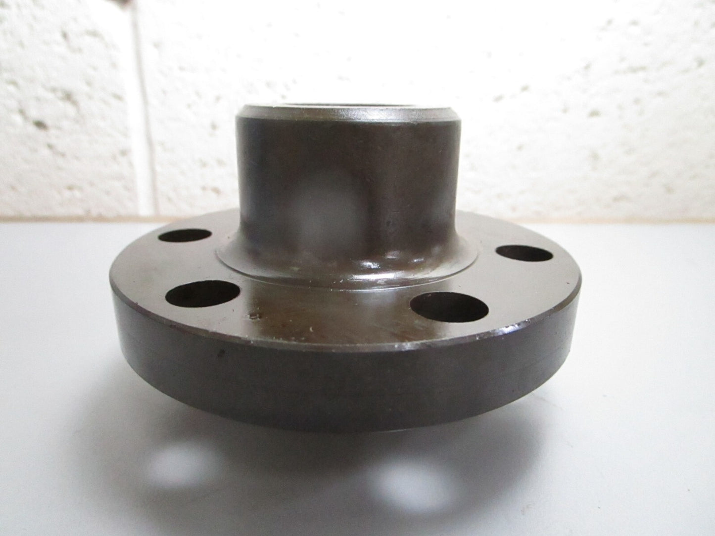 *NEW OEM* 0820 OMC Johnson Evinrude Hub & Plug Ay 981948 0981948