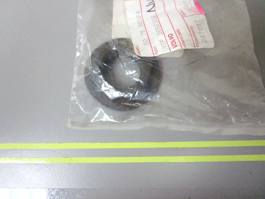 *NEW OEM* 0750 Volvo Penta NUT 3852302