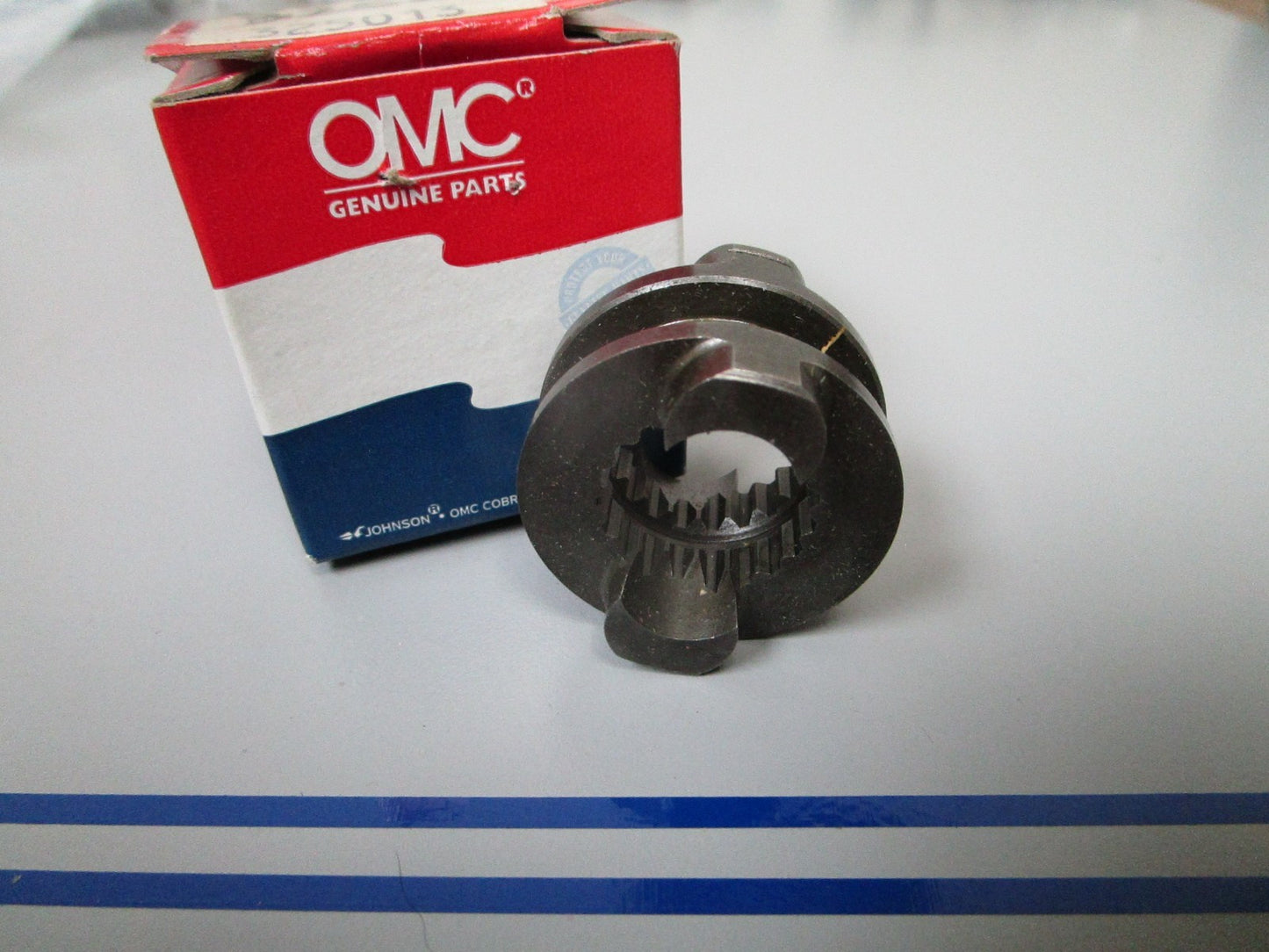 NEW OEM 325013 0325013 OMC Johnson Evinrude Clutch Dog 0720