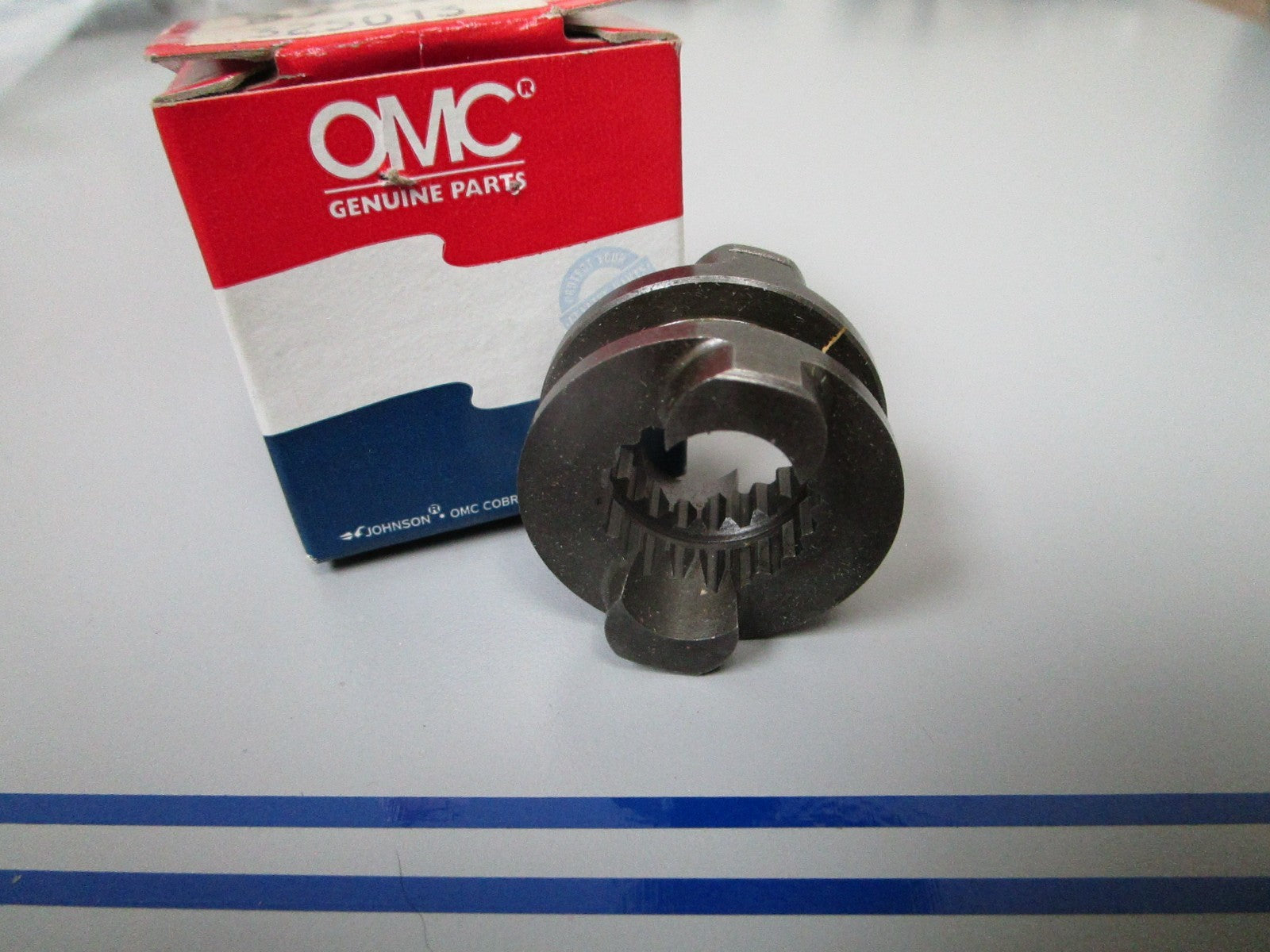 NEW OEM 325013 0325013 OMC Johnson Evinrude Clutch Dog 0720