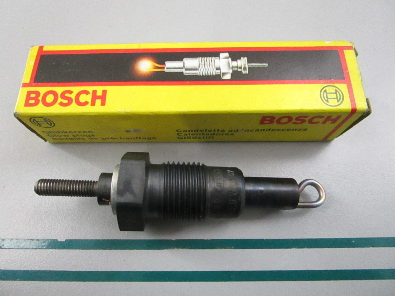 NEW OEM 0250001016710 Bosch Glow Plug 0810