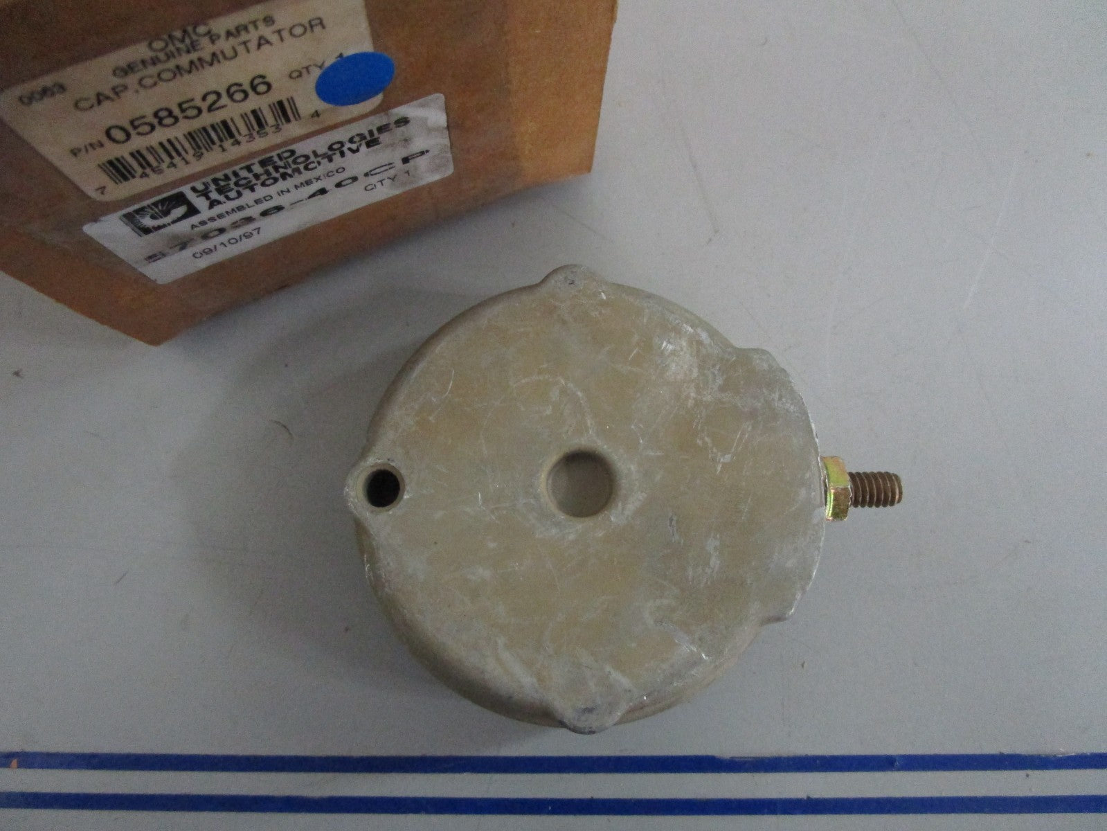 *NEW OEM* 0820 OMC Johnson Evinrude Commutator Cap 585266 0585266