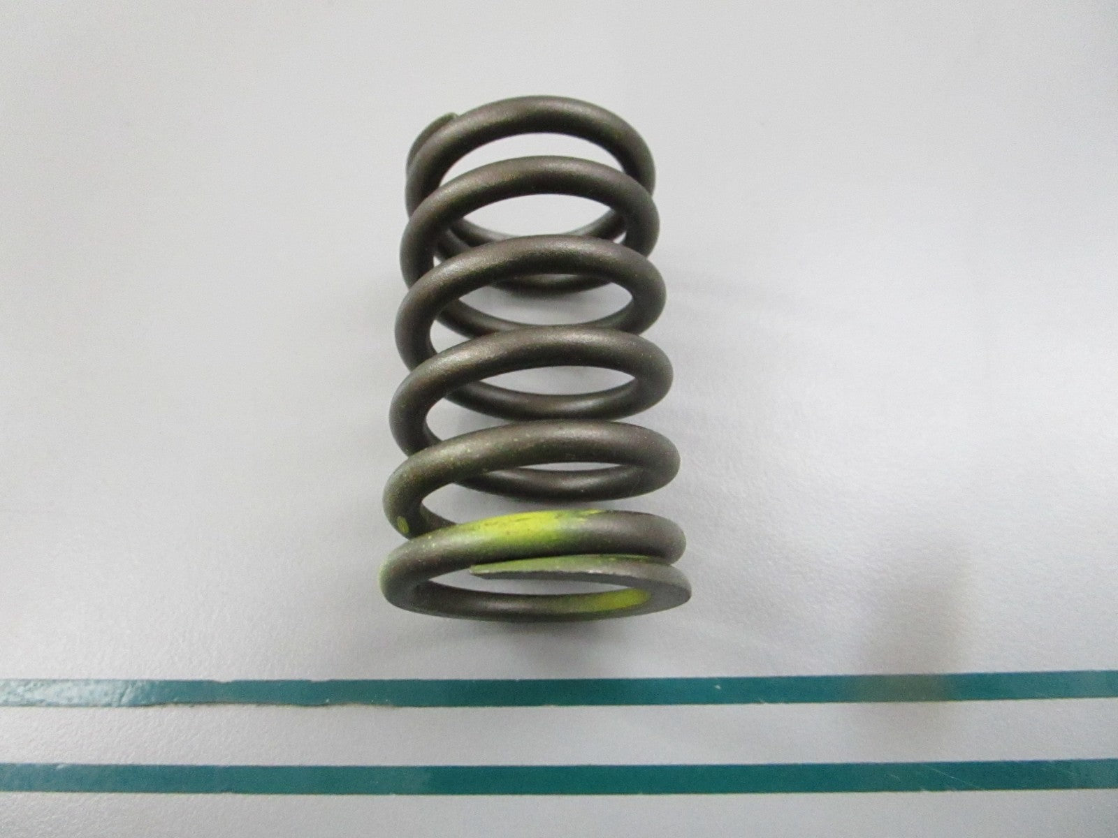 NEW OEM 6150530120 Mercedes-Benz Valve Spring 0810