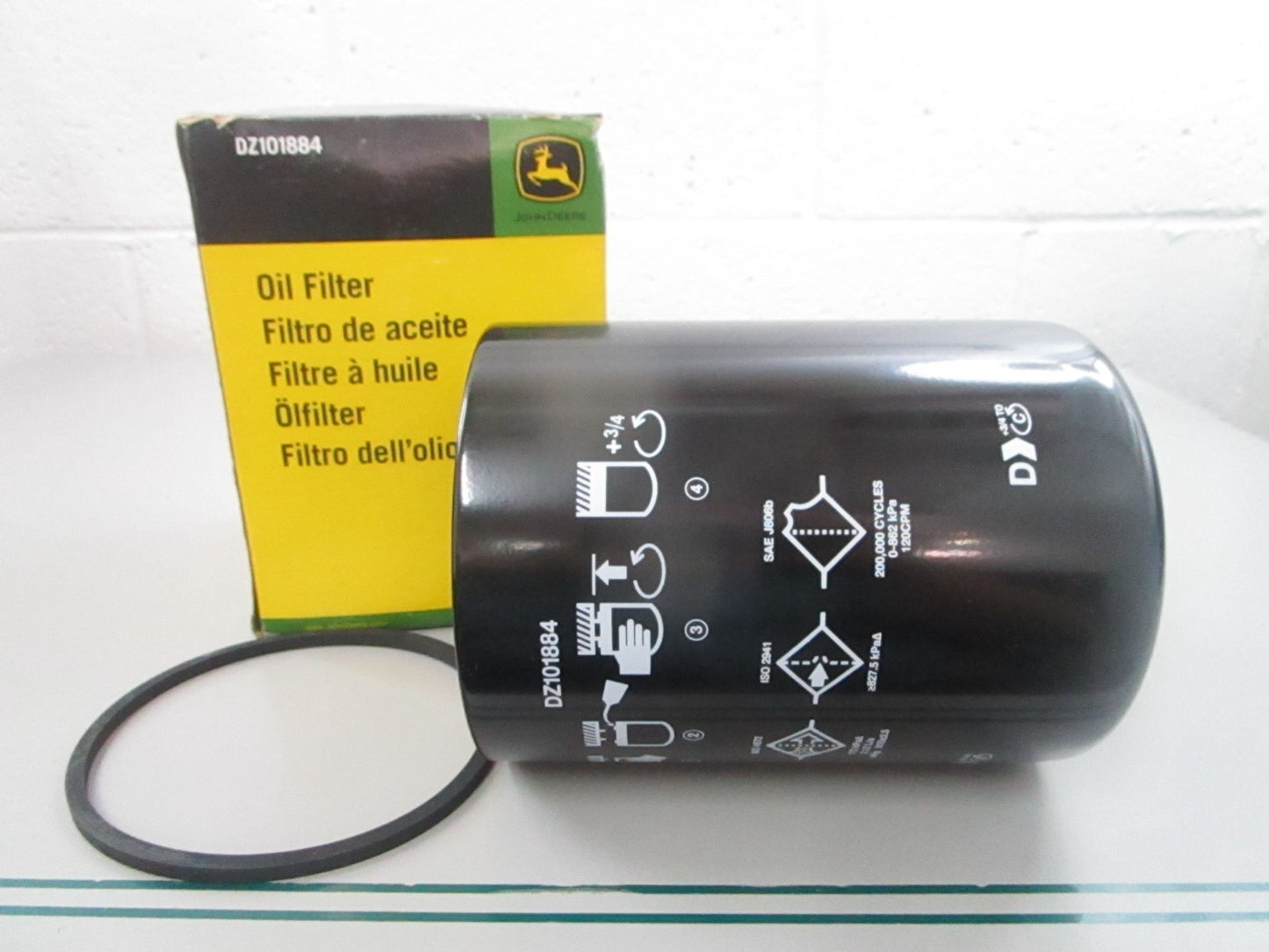 John Deere NEW OEM Engine Oil Filter w/O-Ring DZ101884 0810