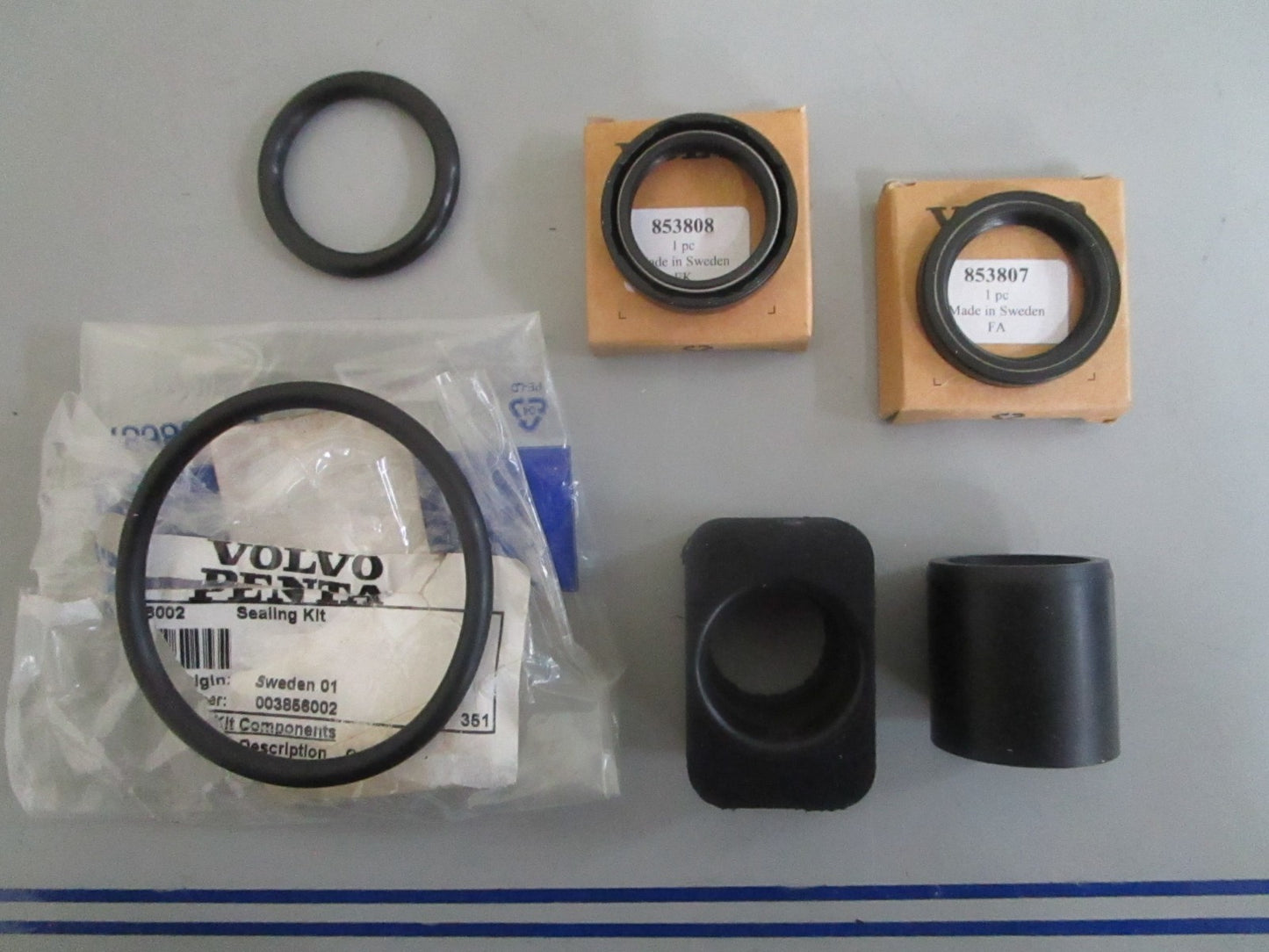 *NEW OEM* 0820 Volvo Penta Sealing Kit 3856002