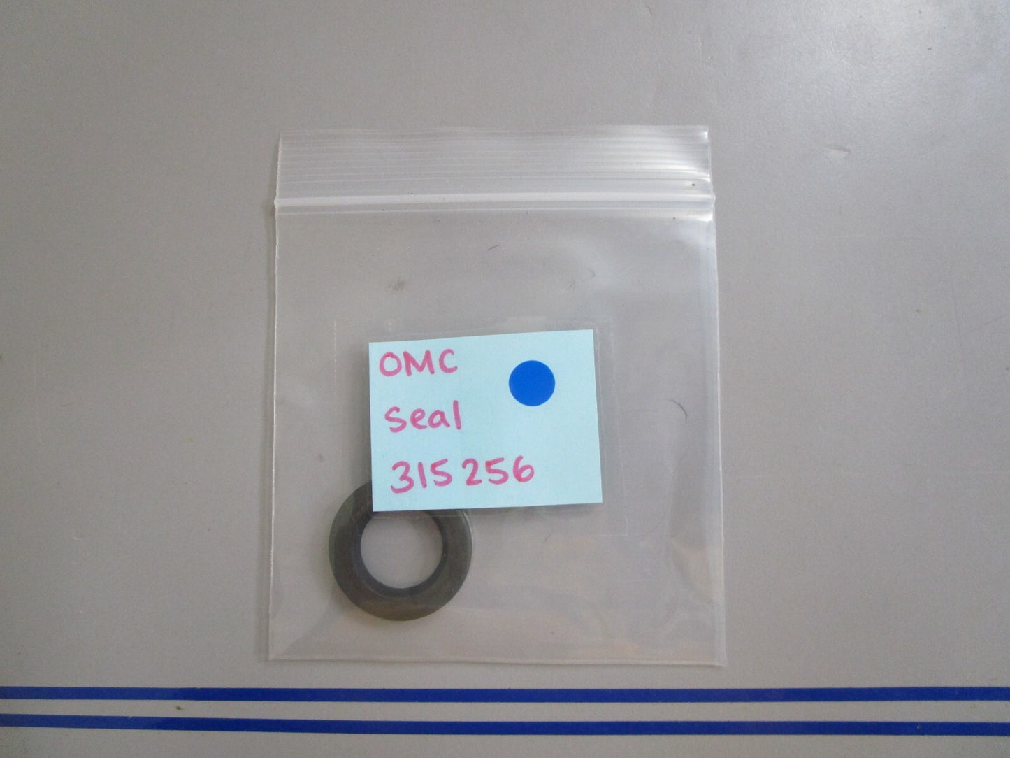 *NEW OEM* 0810 OMC Johnson Evinrude Seal 315256 0315256