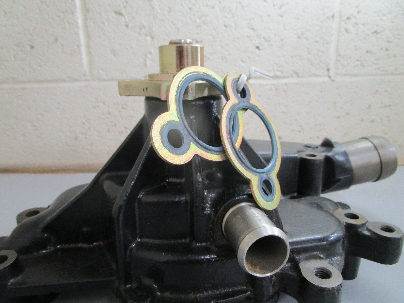 *NEW OEM* 0820 Mercury Quicksilver Circulating Water Pump 883925