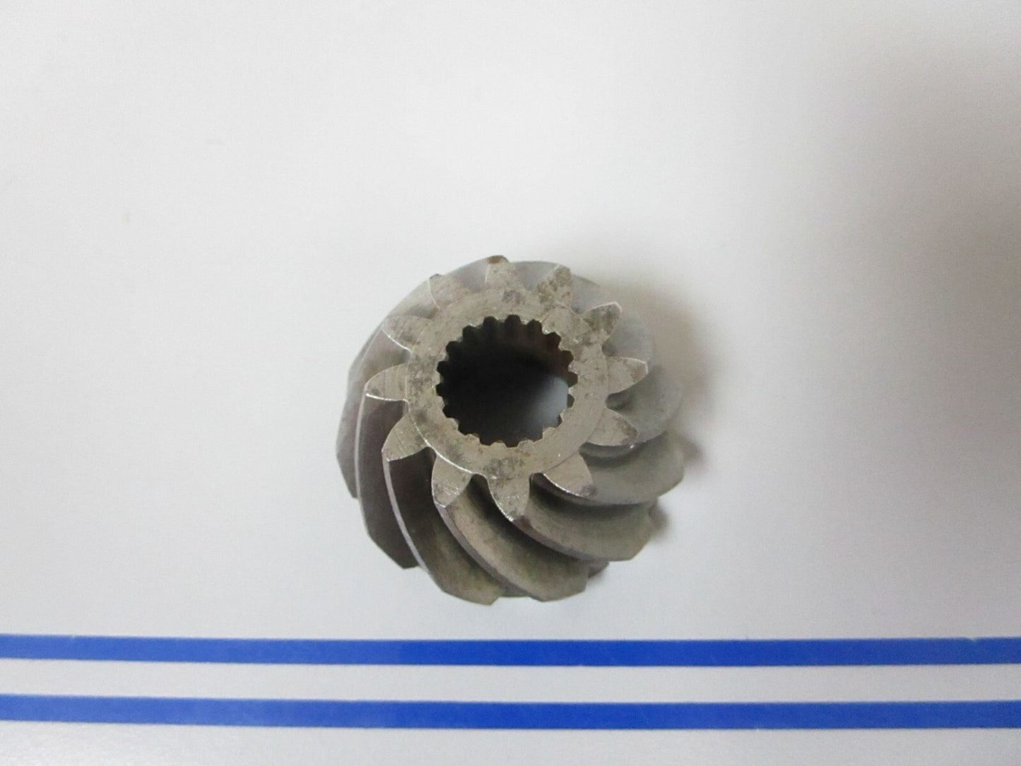 *NEW OEM* 0810 OMC Johnson Evinrude Pinion Gear 315533 0315533