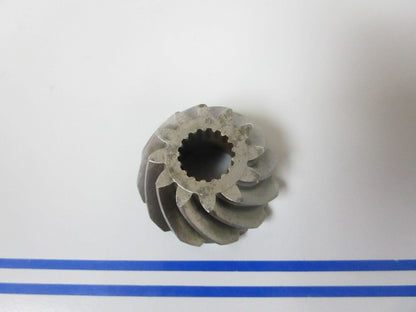 *NEW OEM* 0810 OMC Johnson Evinrude Pinion Gear 315533 0315533