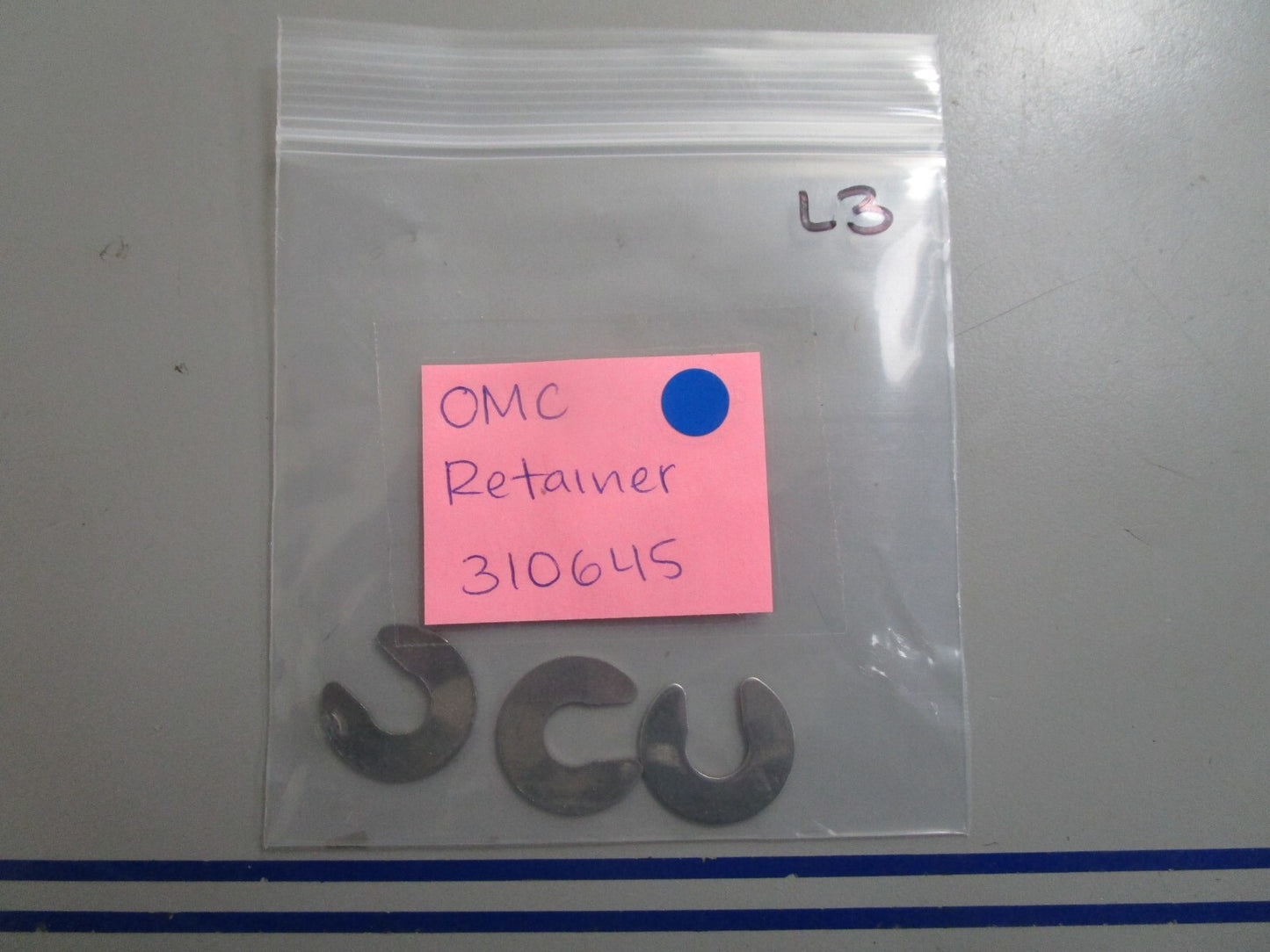 *NEW OEM* (LOT OF 3) 0810 OMC Johnson Evinrude Retainer 310645 0310645