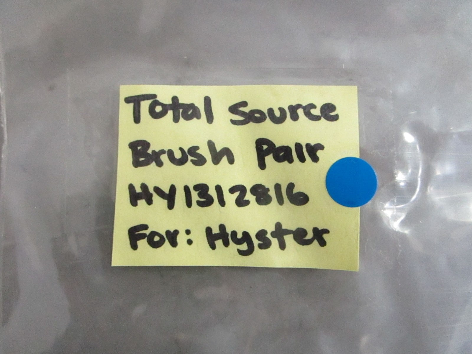 NEW HY1312816 Total Source Brush Pair For: Hyster 0820