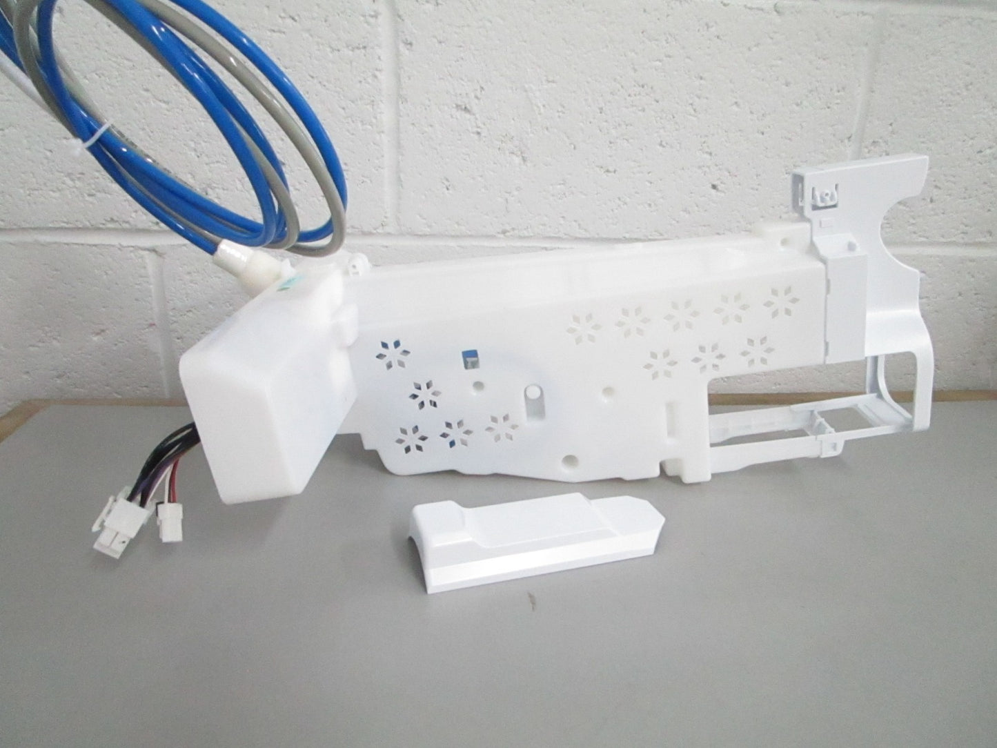 *NEW OEM* 0820 Samsung Refrigerator Water Filter Case Assy DA82-02876A
