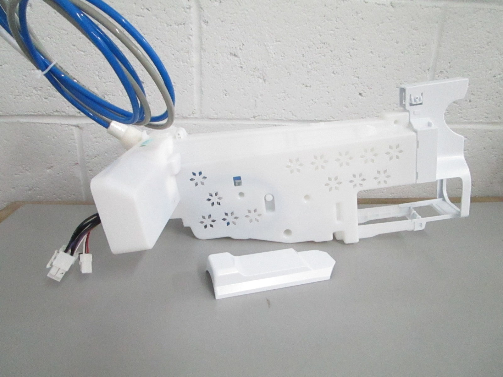 *NEW OEM* 0820 Samsung Refrigerator Water Filter Case Assy DA82-02876A