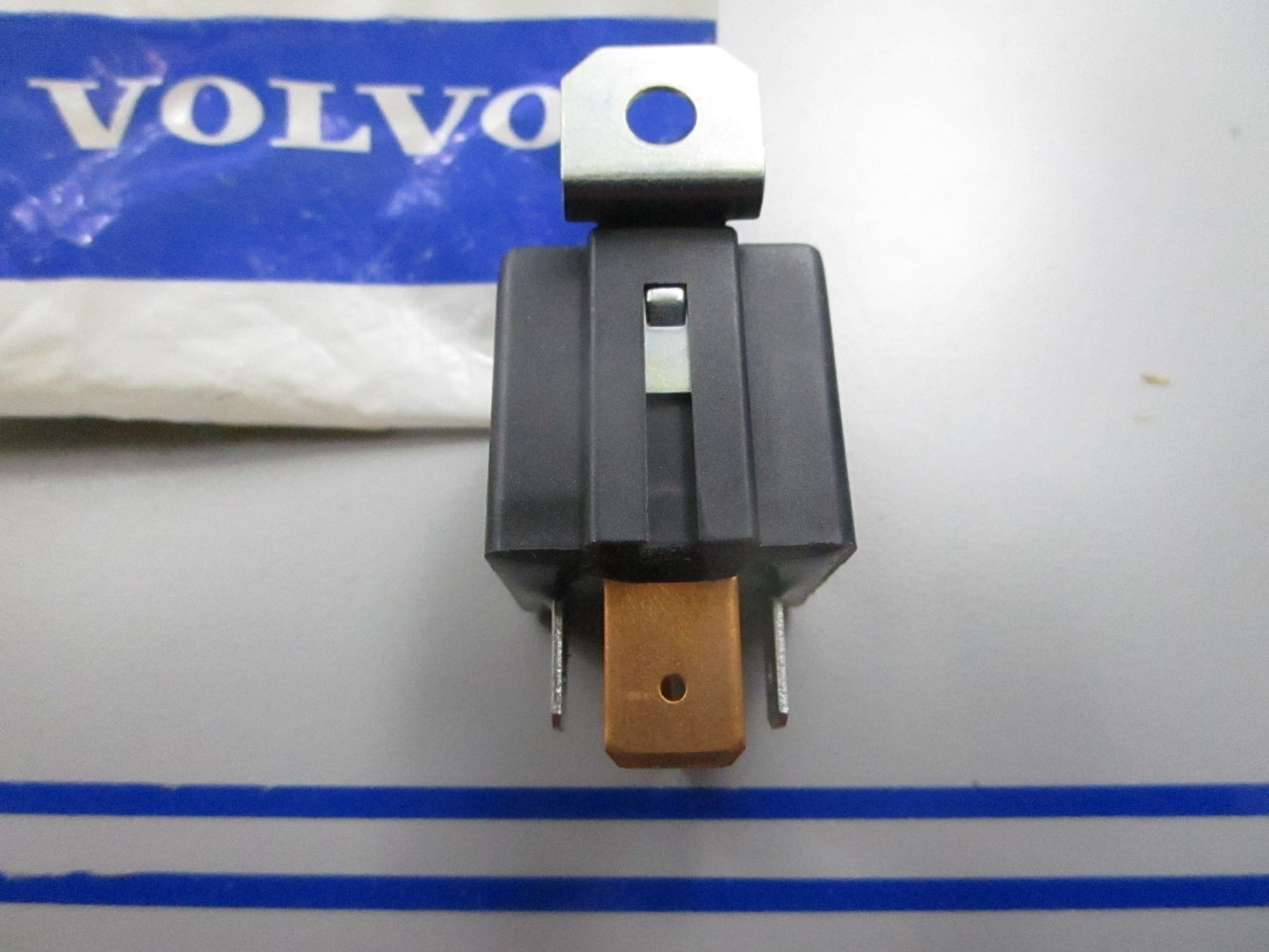 *NEW OEM* 0810 Volvo Penta Relay 873740