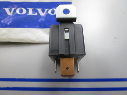 *NEW OEM* 0810 Volvo Penta Relay 873740