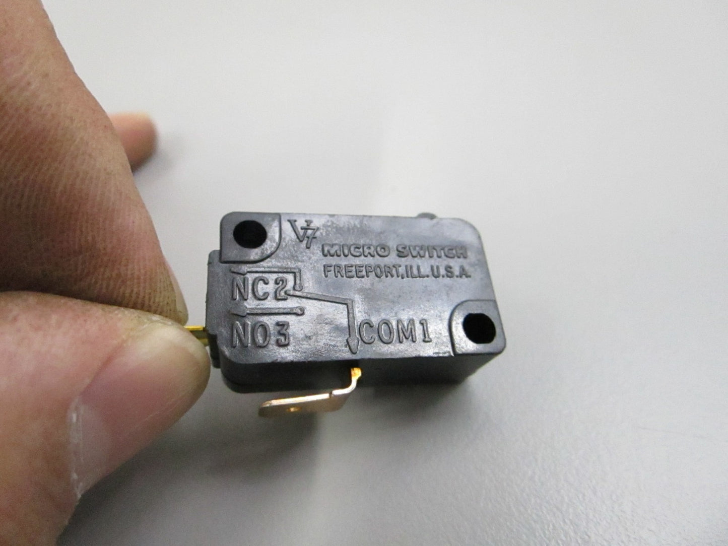 NEW OEM 87-17277 Mercury Quicksilver Switch 0810