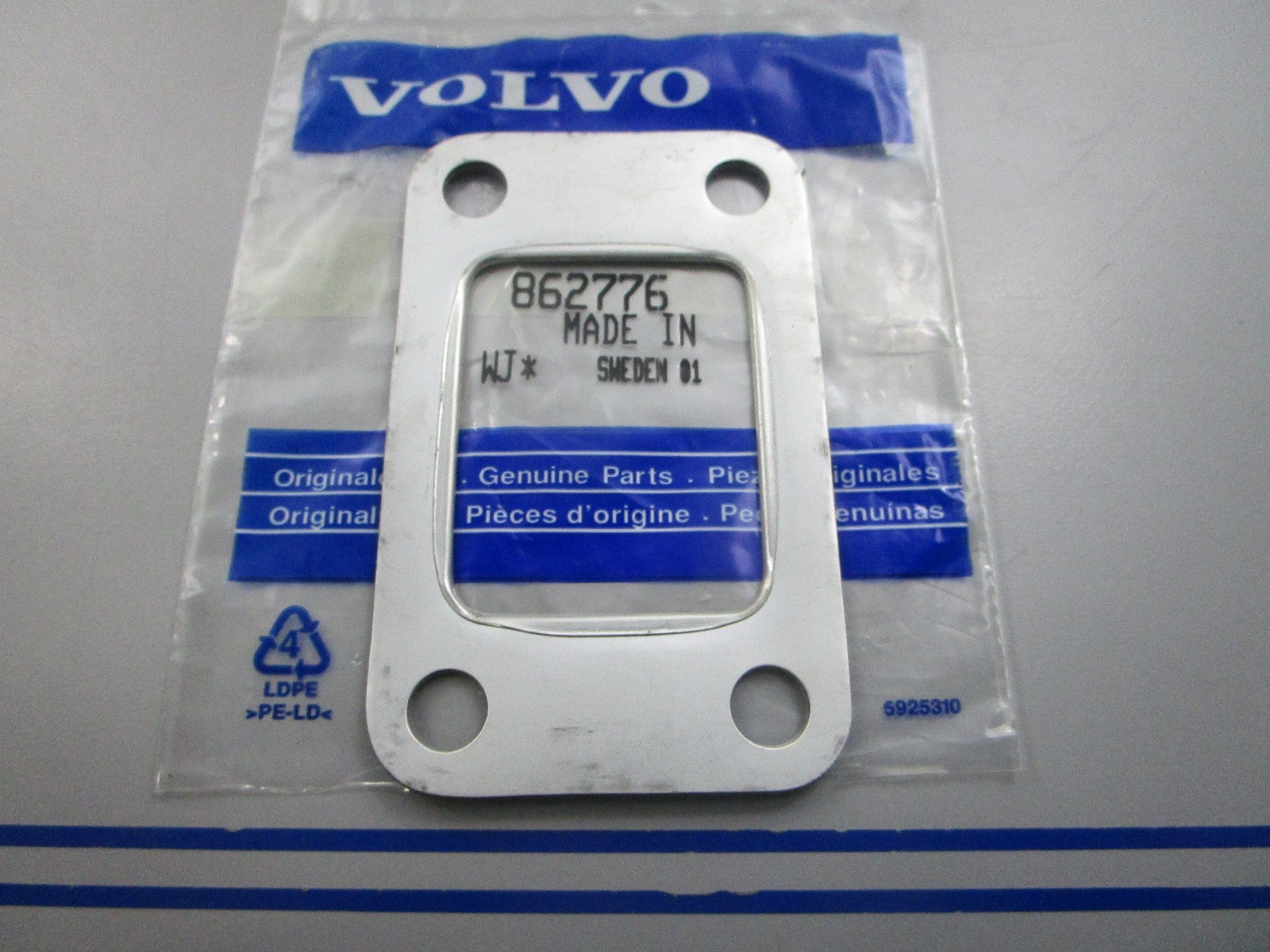 NEW OEM 862776 Volvo Penta Gasket 0810