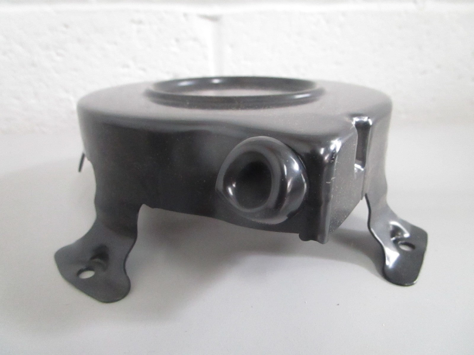 NEW OEM 693904 Briggs & Stratton Rewind Starter Housing 0820