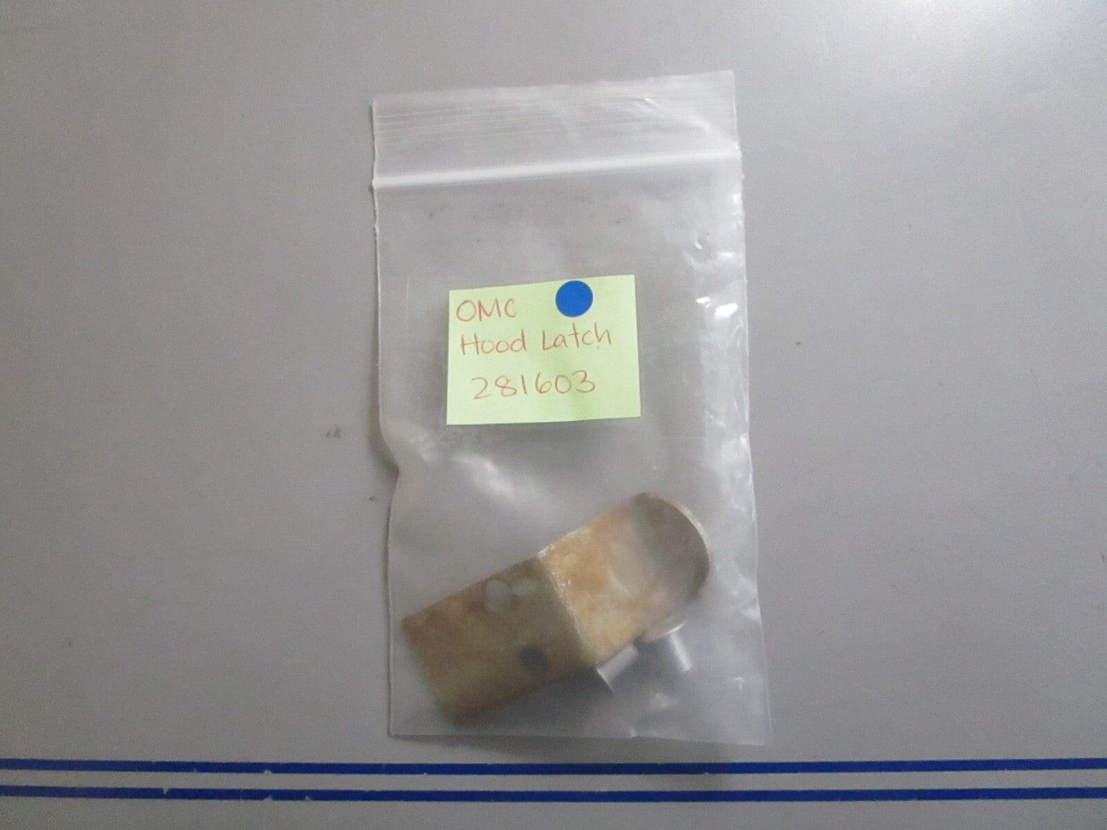 *NEW OEM* 0810 OMC Johnson Evinrude Hood Latch 281603 0281603
