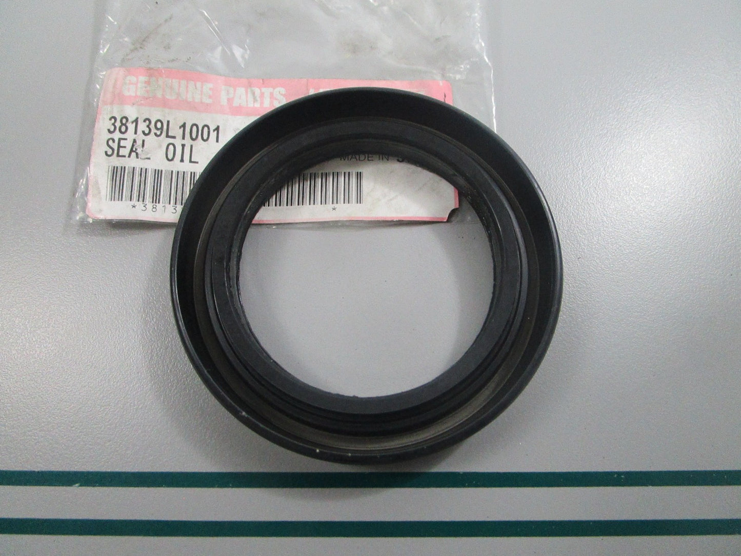 NEW OEM 38139-L1001 UniCarriers Oil Seal 0810