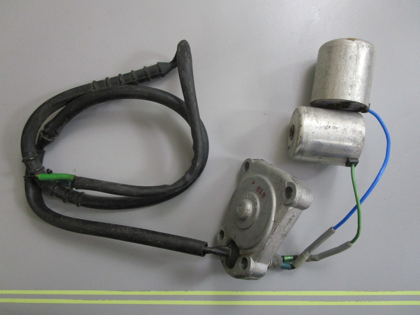 *NEW OEM* 0820 OMC Johnson Evinrude Solenoid Shift & Cover Kit 384459 0384459