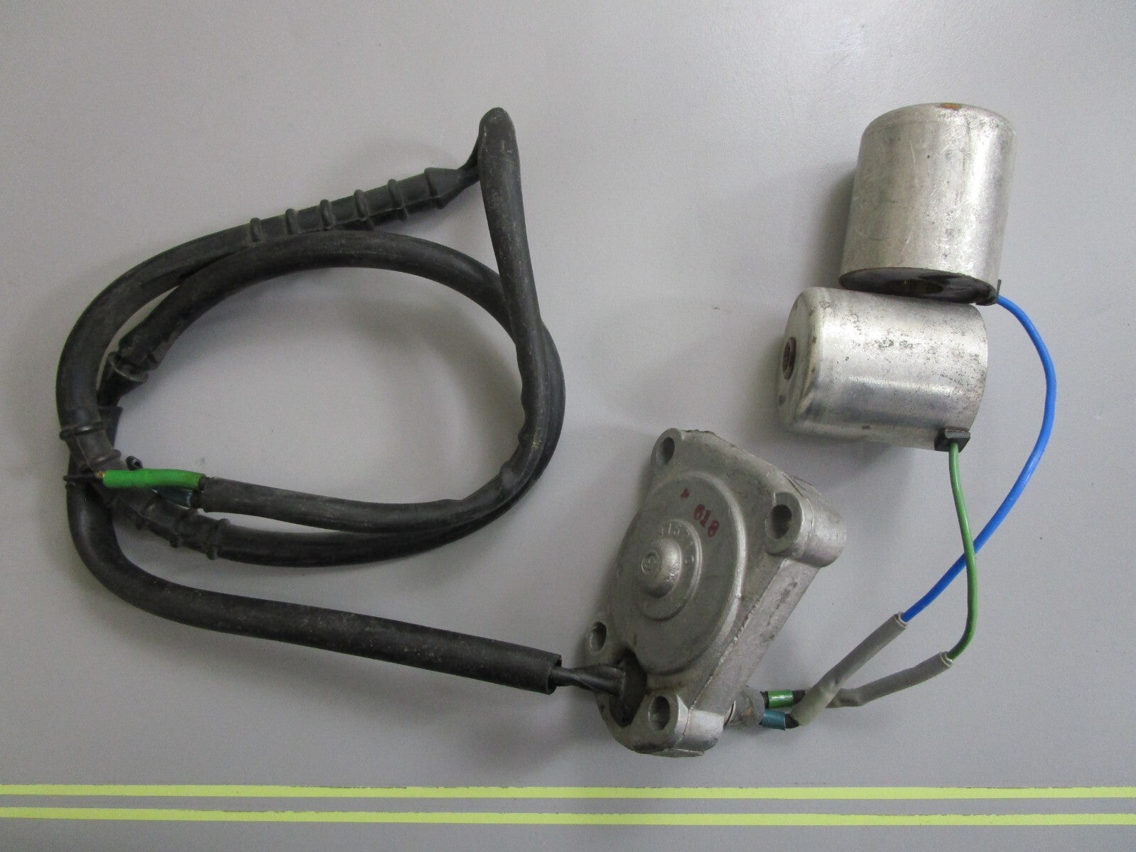 *NEW OEM* 0820 OMC Johnson Evinrude Solenoid Shift & Cover Kit 384459 0384459