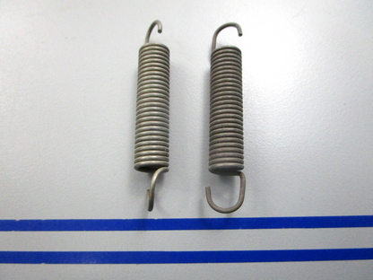 NEW OEM (LOT OF 2) 302736 0302736 OMC Johnson Evinrude Spring 0810