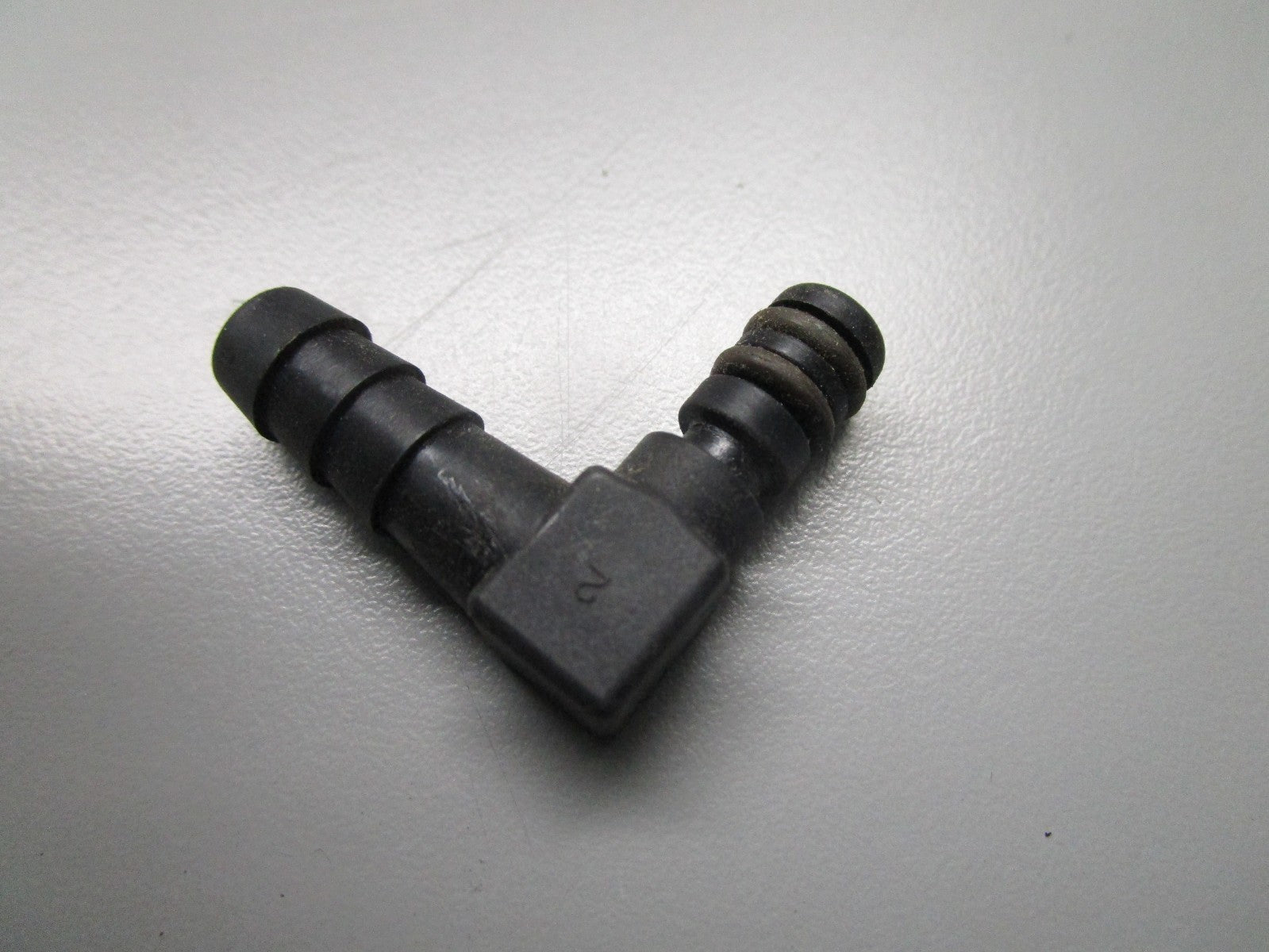 *NEW OEM* 0720 OMC Johnson Evinrude Elbow Fitting 5000912