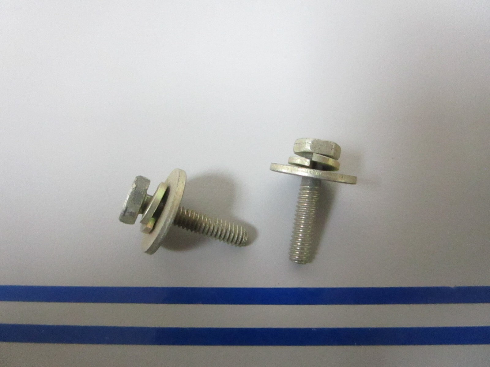 *NEW OEM* (LOT OF 2) 0810 Mercury Quicksilver Washer & Screw Set 10-66104