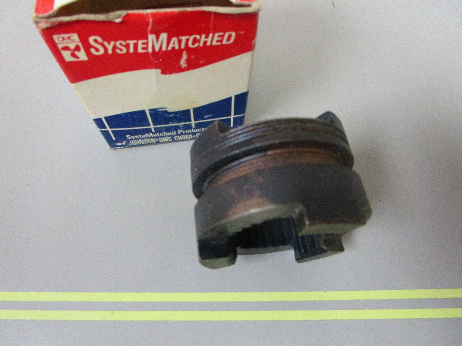 *NEW OEM* 0720 OMC Johnson Evinrude Clutch Dog 914714 0914714