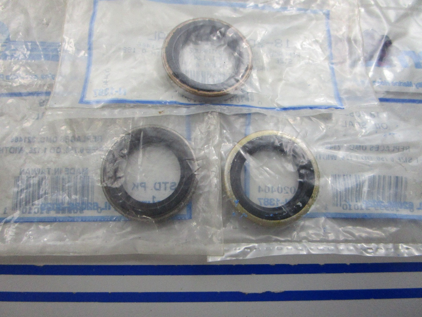 NEW (LOT OF 3) 18-2059 Replaces: OMC 321466 0321466 Sierra Oil Seal 0810