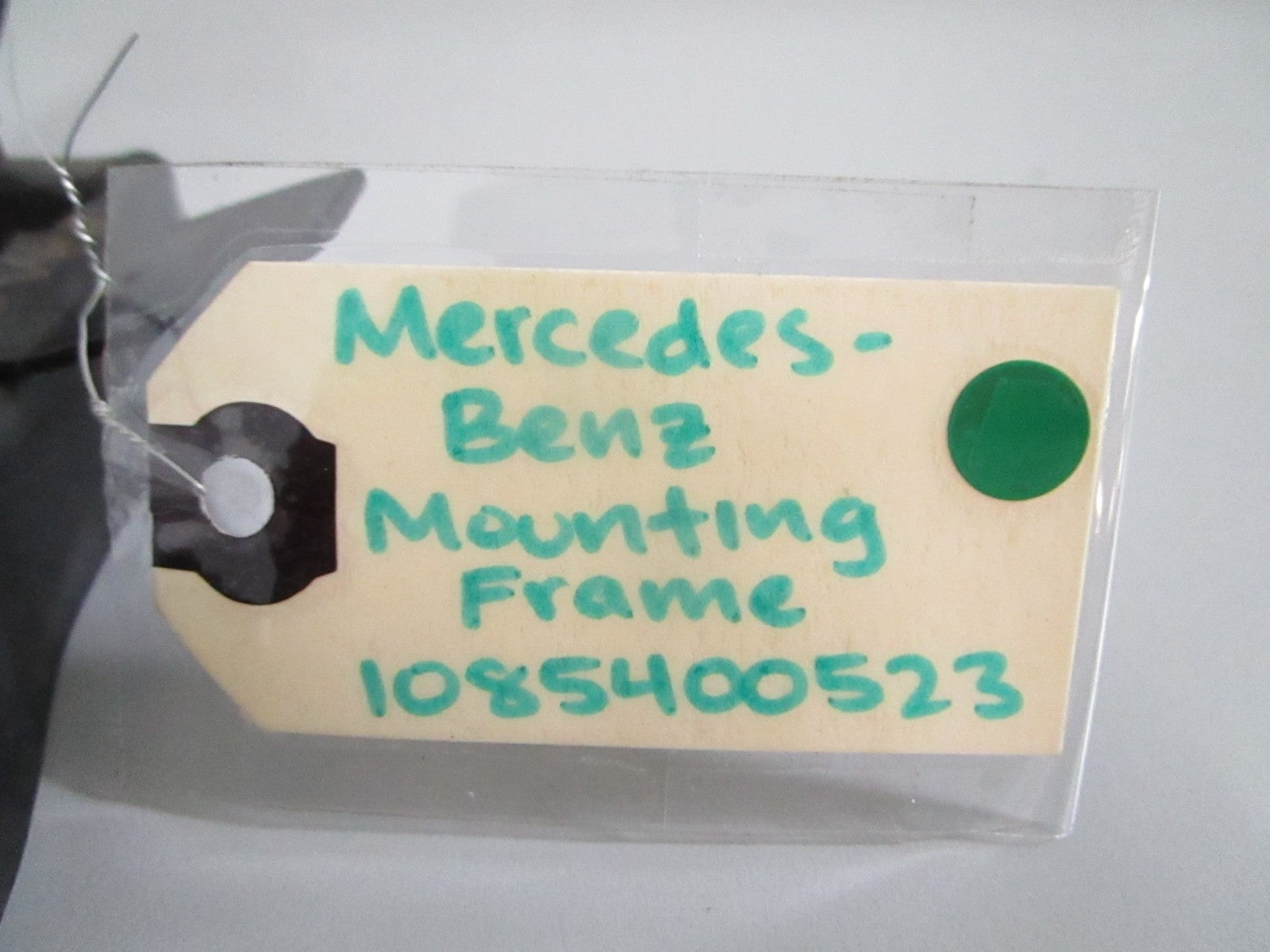 NEW OEM 108400523 Mercedes-Benz Mounting Frame 0820
