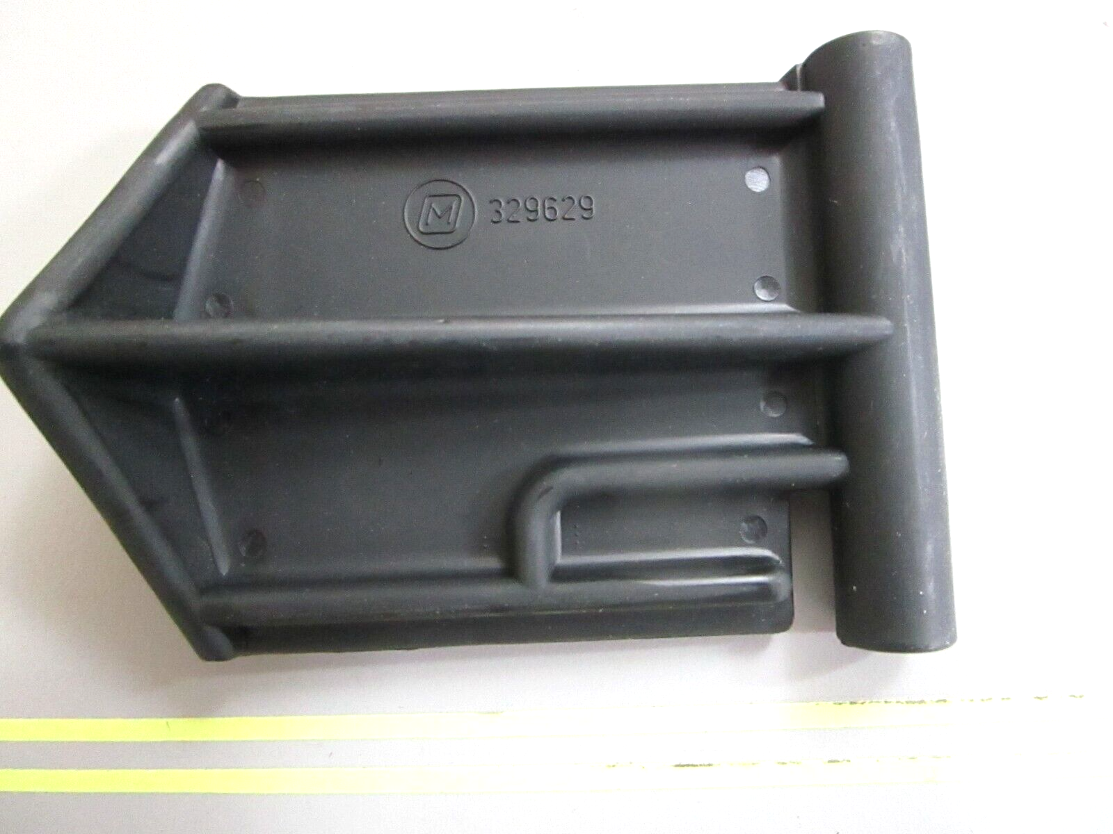 *NEW OEM* 0750 OMC Johnson Evinrude GUIDE & PAD AY 394798 0394798