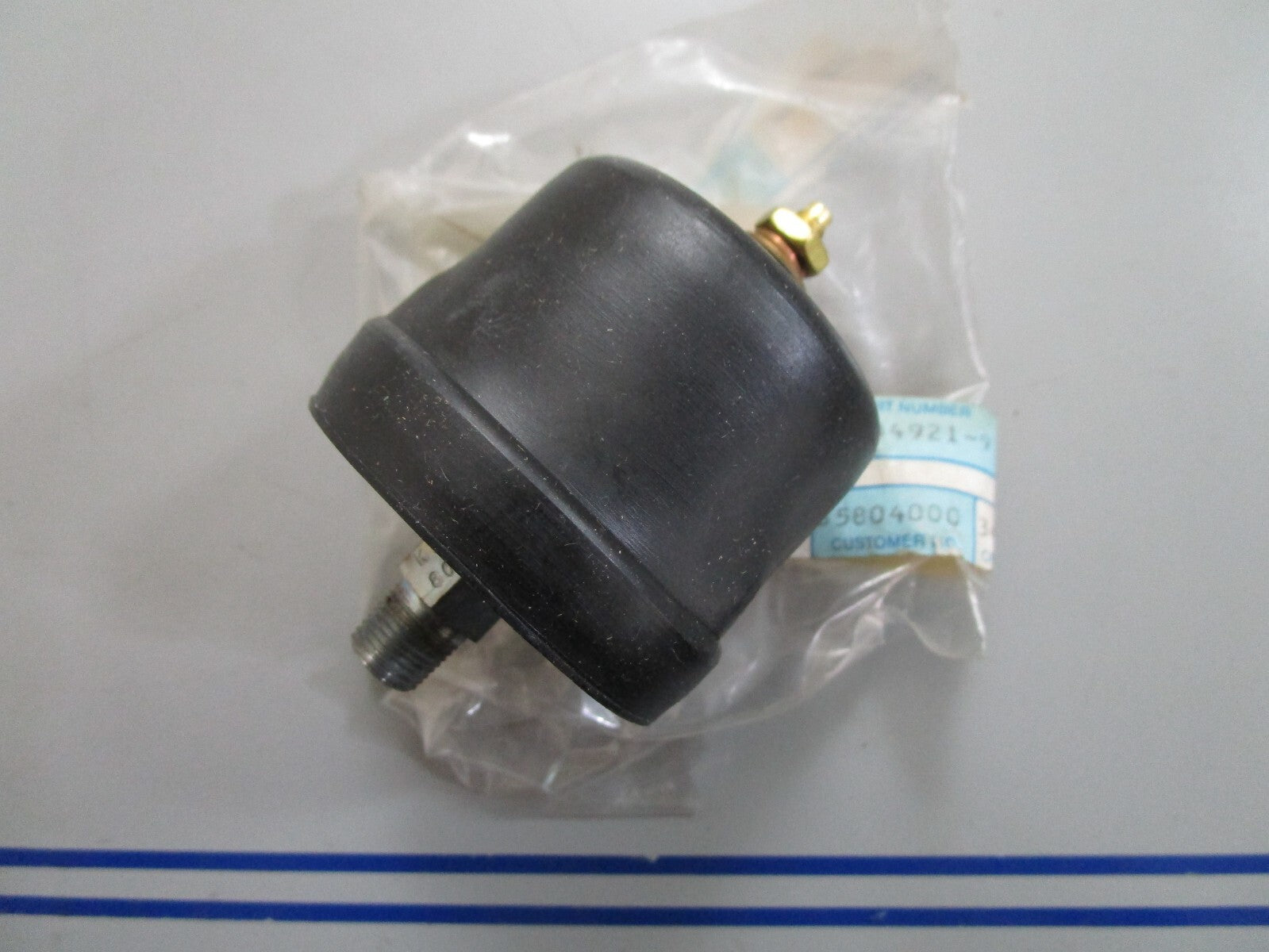 *NEW OEM* 0820 Volvo Penta Oil Pressure Sender 834921