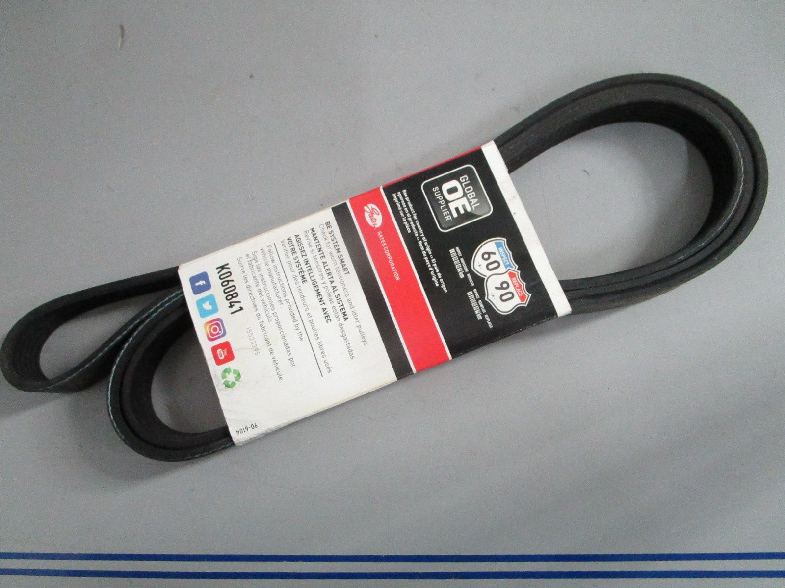 NEW K060841 Gates Micro-V Serpentine Belt 0820