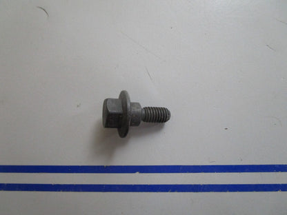 *NEW OEM* 0810 OMC Johnson Evinrude Bolt 914247 0914247