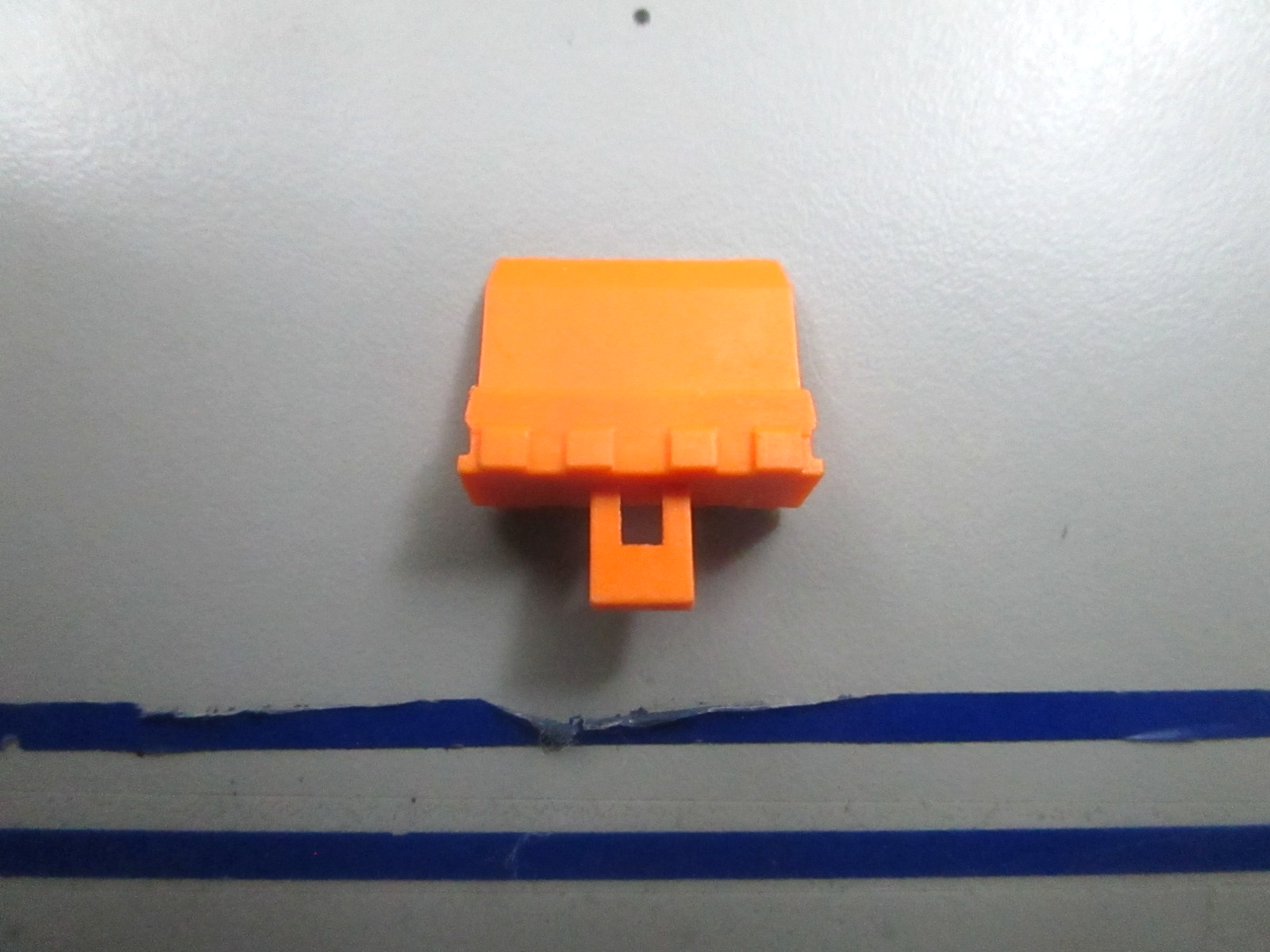 *NEW OEM* 0810 OMC Johnson Evinrude 8P Recipient Lock Wedge 127292 0127292