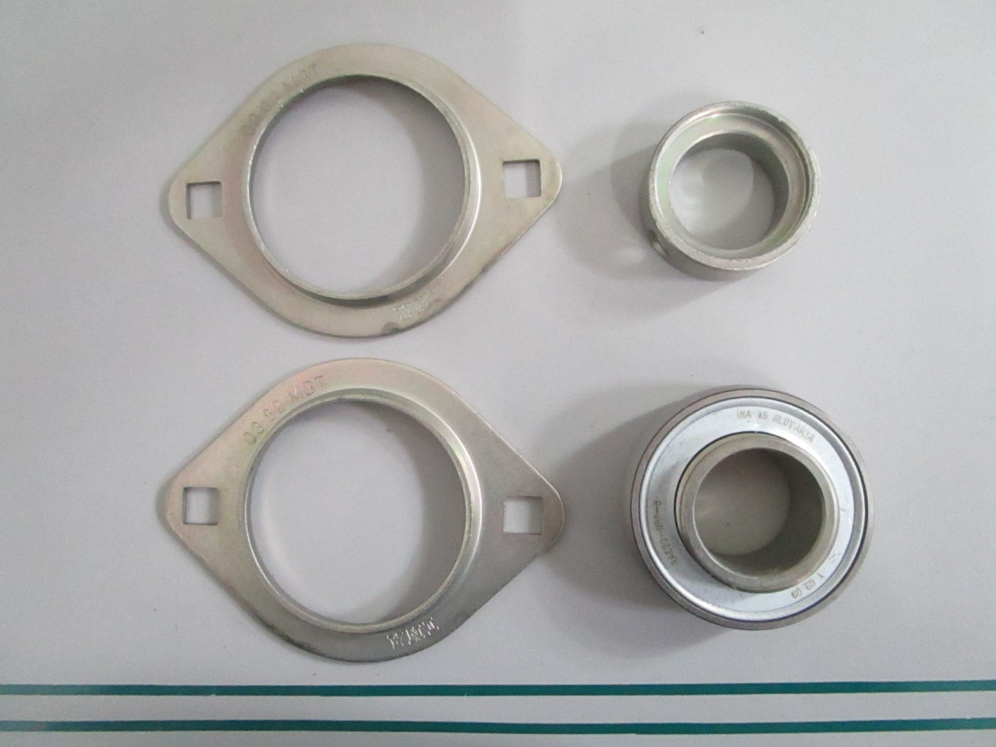 NEW OEM AE56168 John Deere Bearing & Housing 0820
