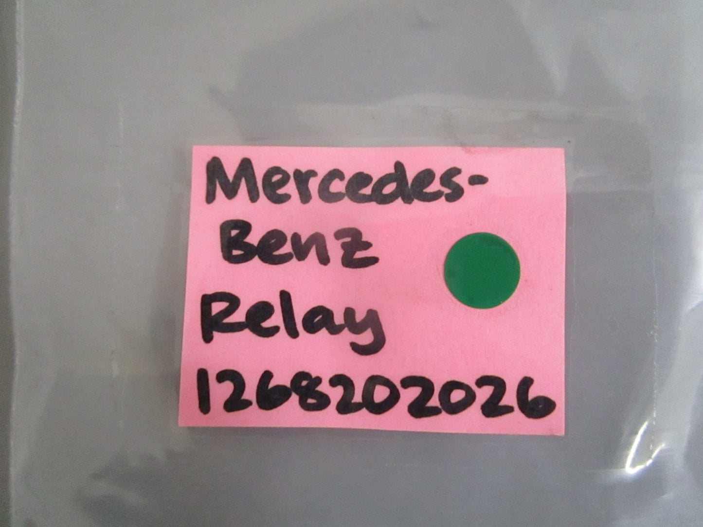 NEW OEM 1268202026 Mercedes-Benz Relay 0820