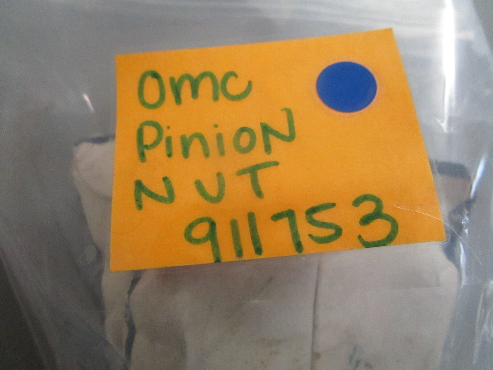 *NEW OEM* 0810 OMC Johnson Evinrude Pinion Nut 911753 0911753