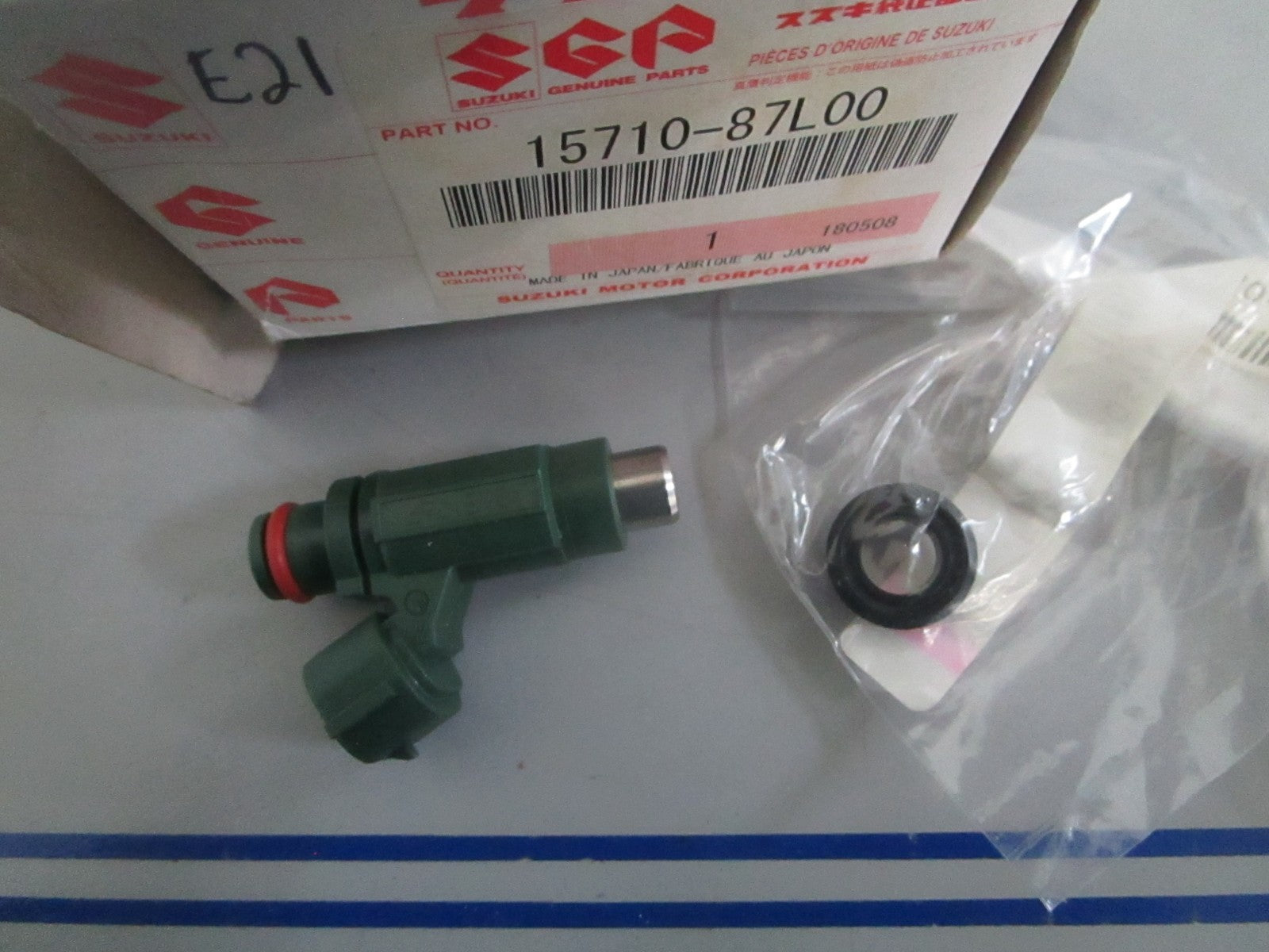 *NEW OEM* 0820 Suzuki Fuel Injector Assy 15710-87L00