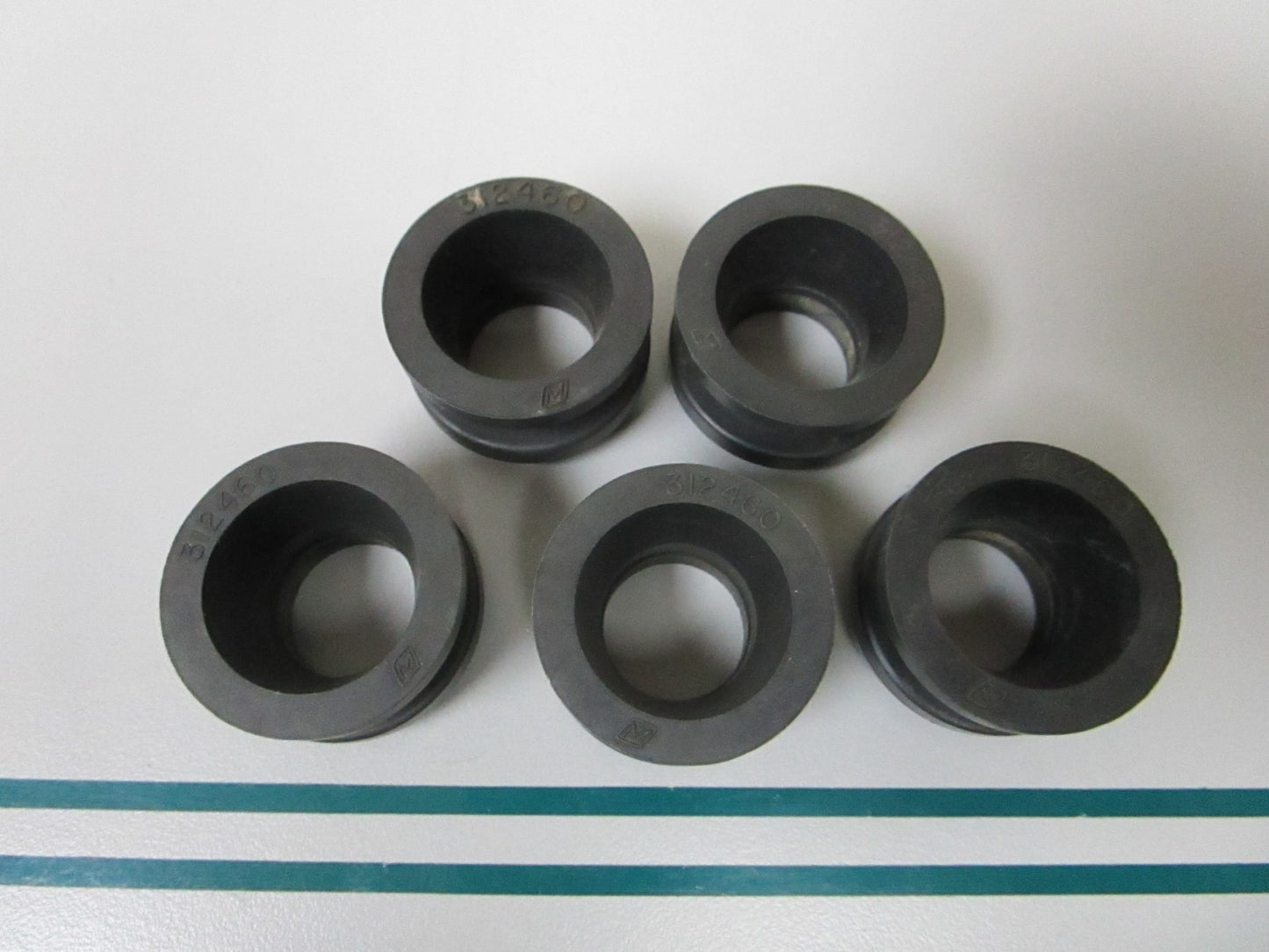 NEW OEM (LOT OF 5) 312460 0312460 OMC Johnson Evinrude Grommet 0810