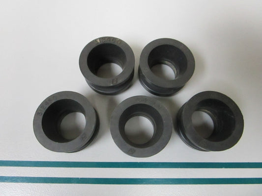 NEW OEM (LOT OF 5) 312460 0312460 OMC Johnson Evinrude Grommet 0810