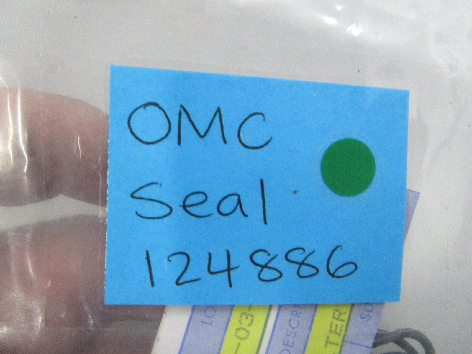 NEW OEM 124886 0124886 OMC Johnson Evinrude Seal 0810